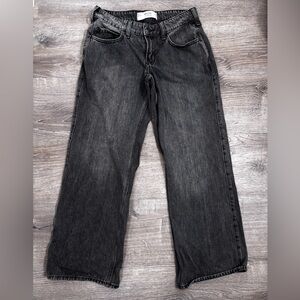 Hollister Low-Rise Baggy Jeans in Washed Black Size 4R